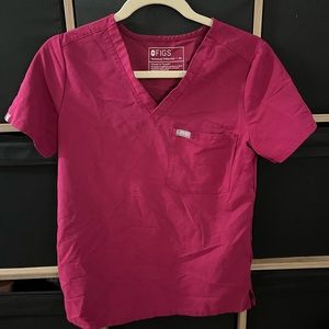 FIGS SCRUB SET- Catarina one pocket top in berry pink and jogger pants